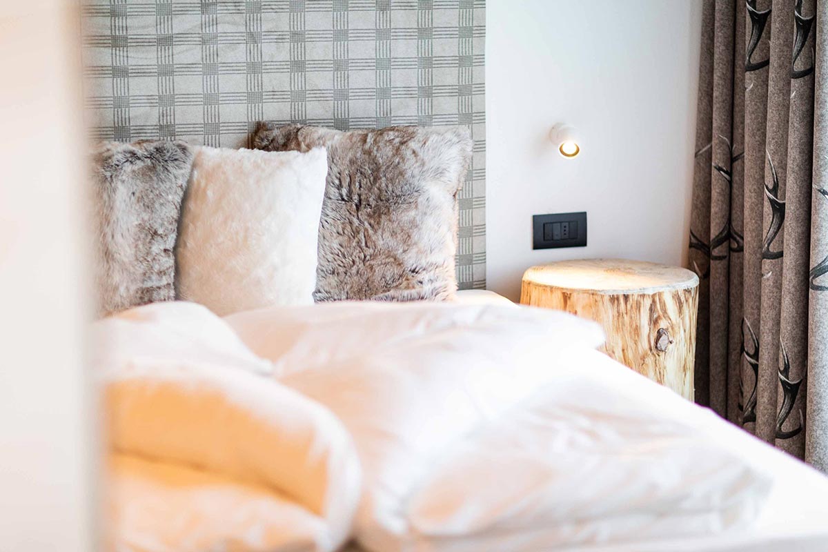 Romantic Deluxe - camera